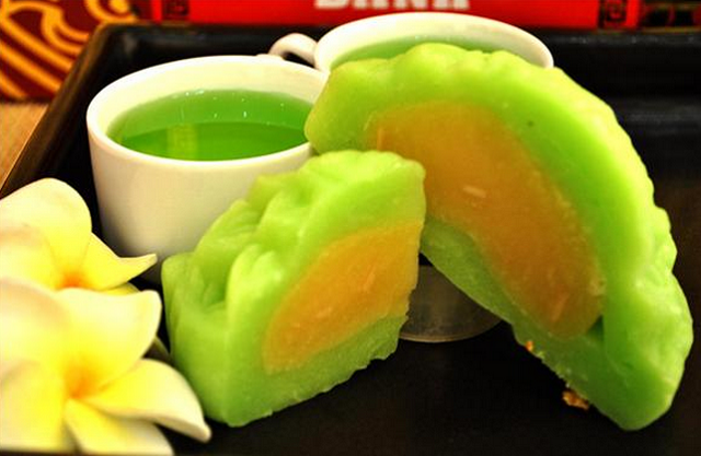 Công thức cách làm bánh dẻo trà xanh nhân đậu xanh hạt sen