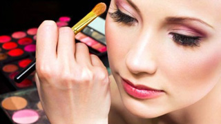 Mẹo trang điểm nhanh, gọn, đẹp cho bạn gái