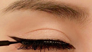 Bí quyết kẻ mắt đẹp như Katy Perry