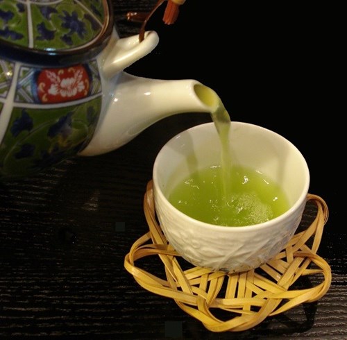 Bột trà xanh Lidota và lợi ích của việc uống trà để bảo vệ sức khỏe theo dân gian