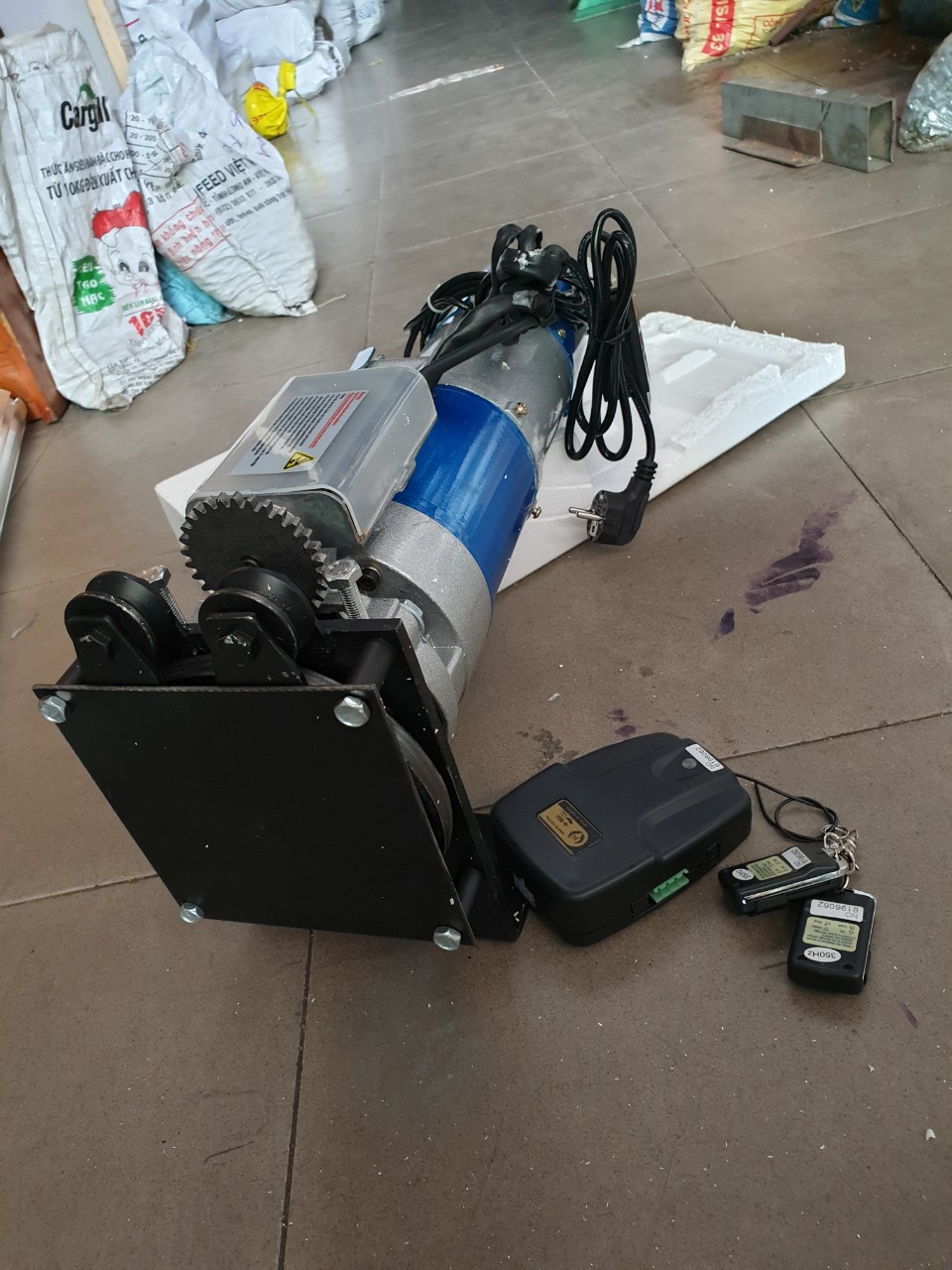 Motor-cuon-bat-xep-di-dong